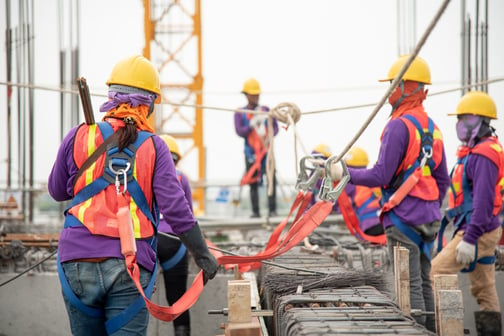 working-at-height-equipment-fall-arrestor-device-for-worker-with-hooks-for-safety-body-harness